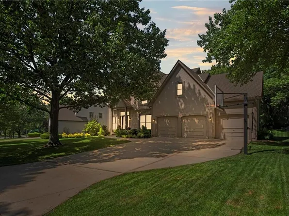 13109 Delmar St, Leawood, KS 66209