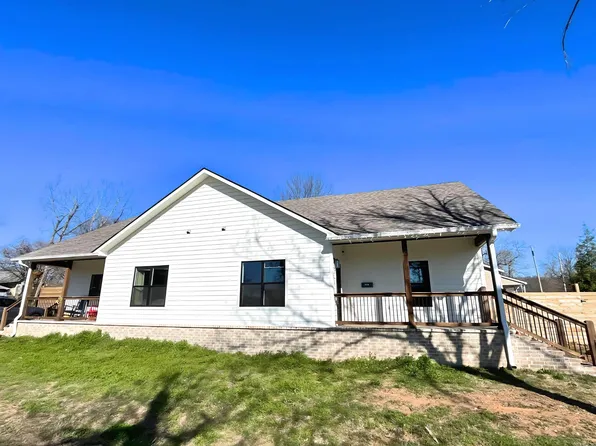 711 9th St, Mena, AR 71953