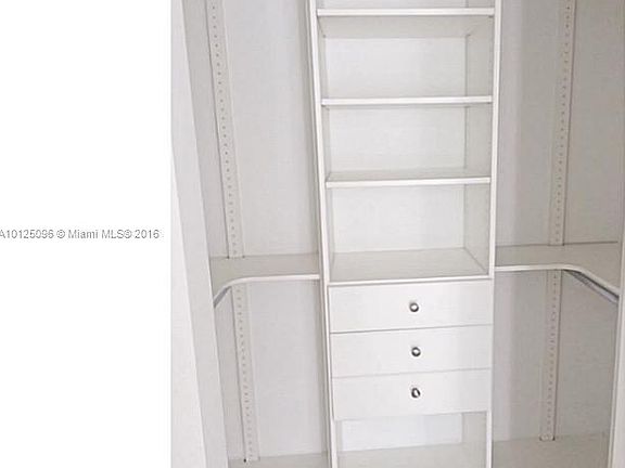 5th image of 31 SE 6th St APT 2608