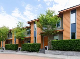 453 13th St, West Vancouver, BC V7T 2N7