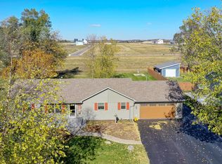 530 Valencia Dr, Delavan, WI 53115