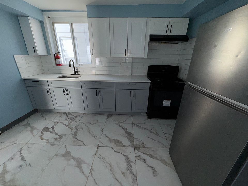 1st image of 106 N Munn Ave Floor 1