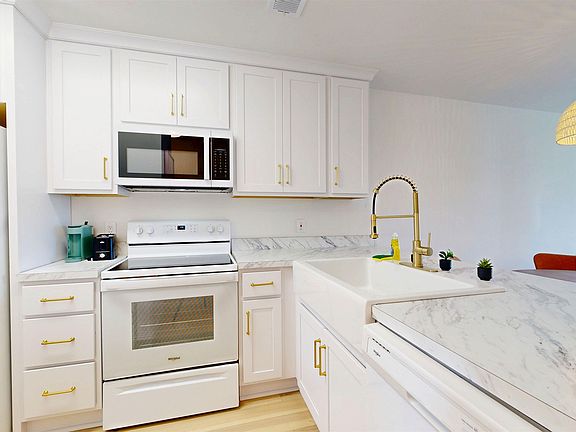 5th image of 650 W Pope Rd Unit 218