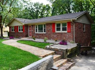 616 Candlelight Ln, Louisville, KY 40214