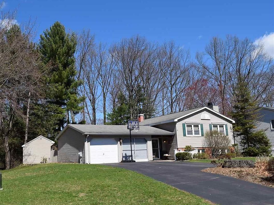 1st image of 6 Mystic Ln