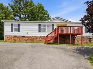 670 Liberty St NE, Christiansburg, VA 24073