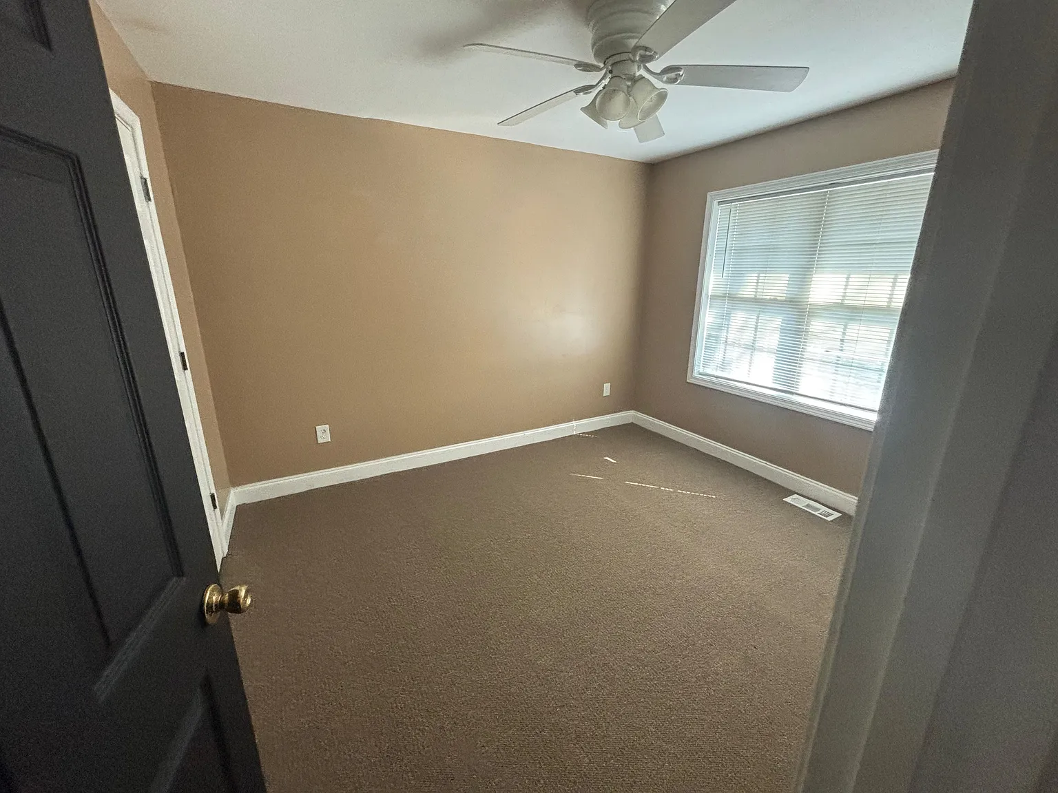 192 Straight Street - C3 — Photo 3