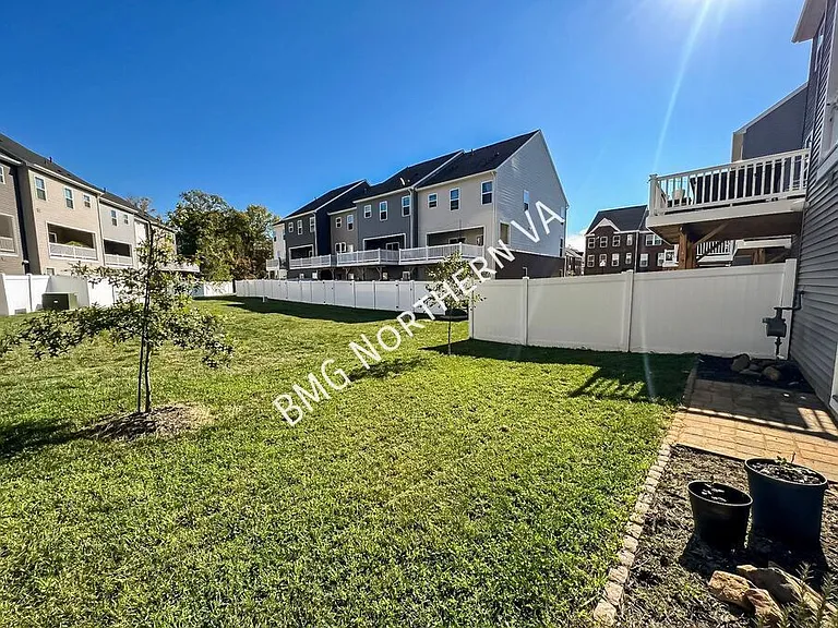 7731 Blackburn Ridge Dr — Photo 34