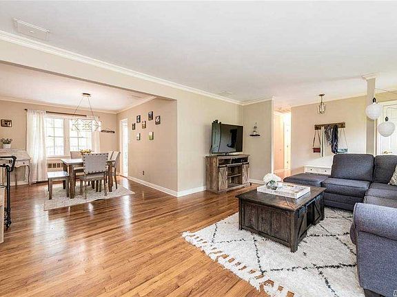 4th image of 31 Hennessey Dr