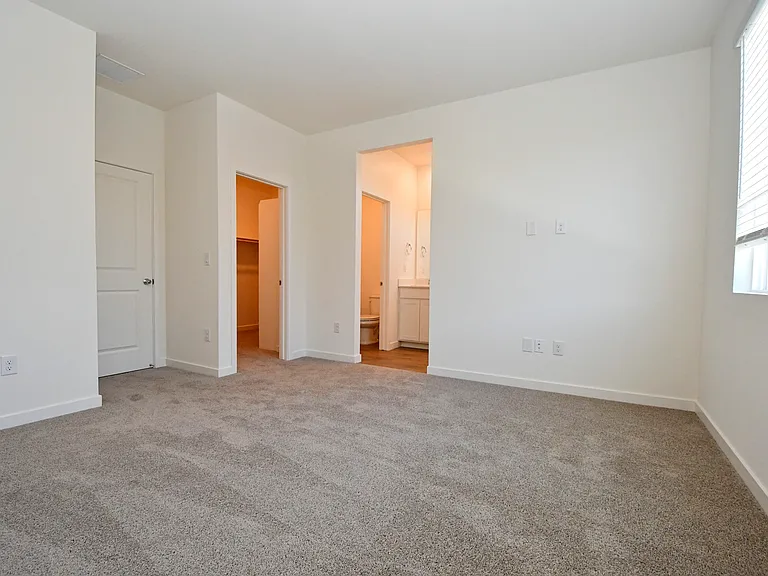 1018 Middle Gate Rd — Photo 11