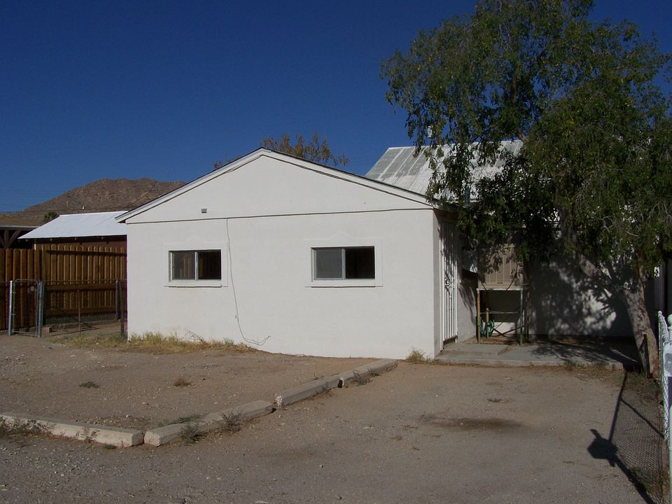 1205 Center Street