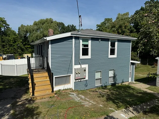 83R Central St #B