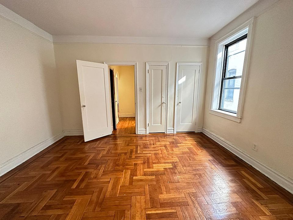 2nd image of 170 Jewett Ave #23E