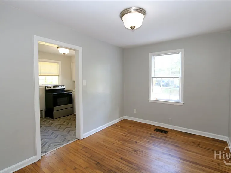 2309 Lorraine Dr — Photo 9