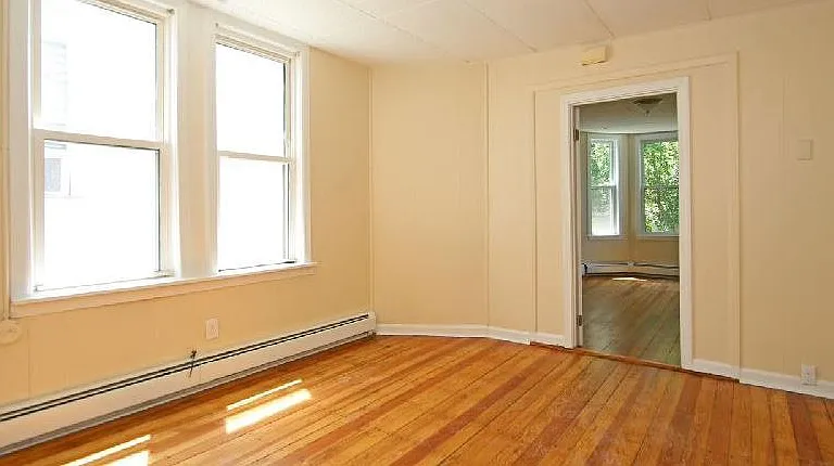 114 Everett St #3 — Photo 5