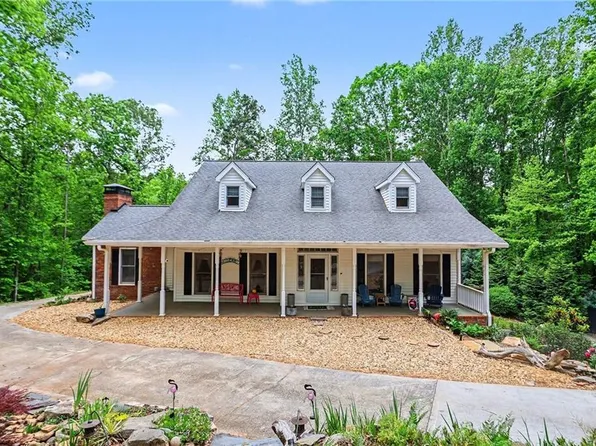 5735 E Ridge Dr, Douglasville, GA 30135