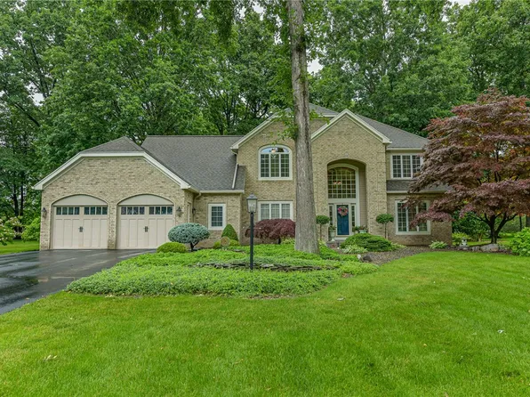 14 Mount View Cres, Webster, NY 14580