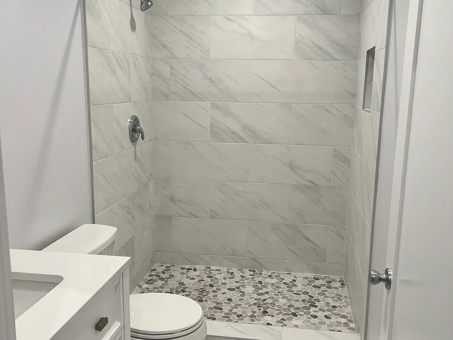 1 bed, 450 sqft, $2,200 — Photo 2