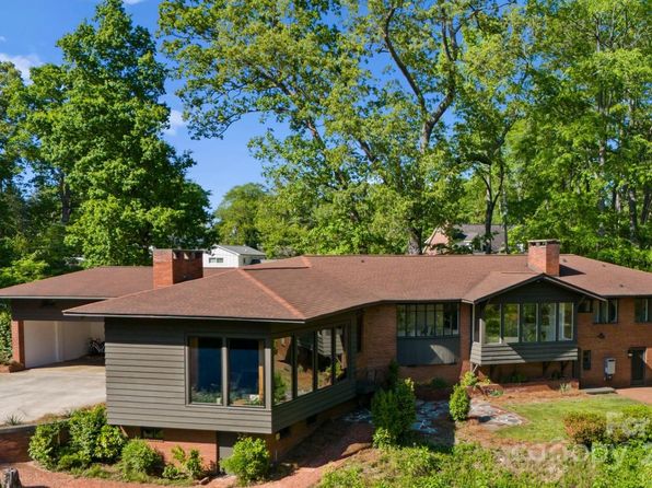 916 E Park Dr, Lincolnton, NC 28092