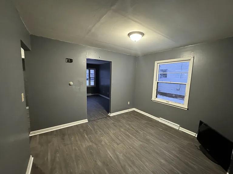 577 E Florida Ave — Photo 2