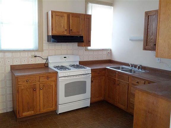 2nd image of 4526 Clearview Ave #2