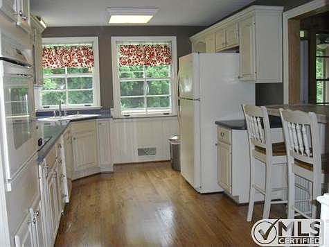 2nd image of 5001 Brentview Ct