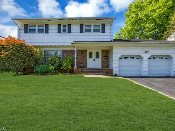 712 Moses Dr, Rahway City, NJ 07065