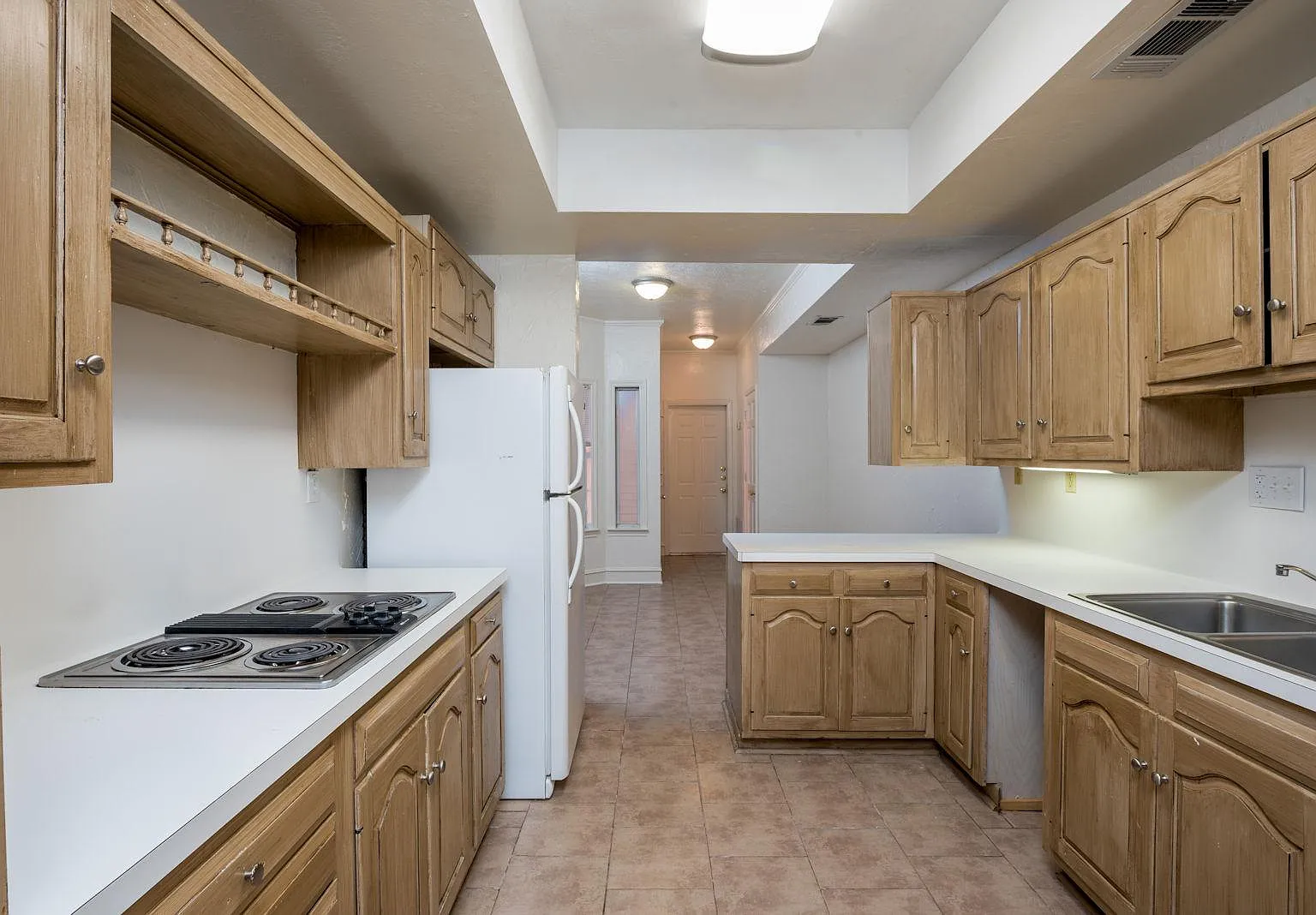 3 bed, 2.5 bath, 2400 sqft, $1,700 — Photo 3
