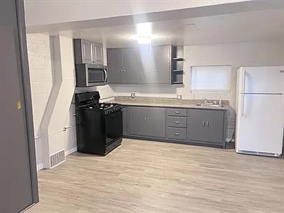 315 Cottage Court - 3 — Photo 4