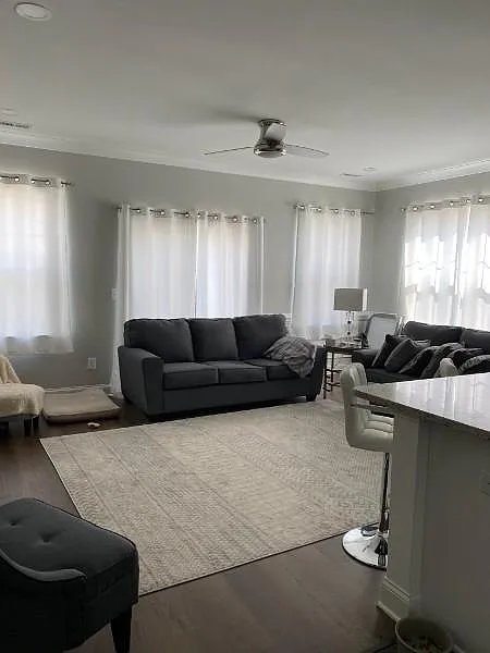 3 bed, 1860 sqft, $2,300 — Photo 2