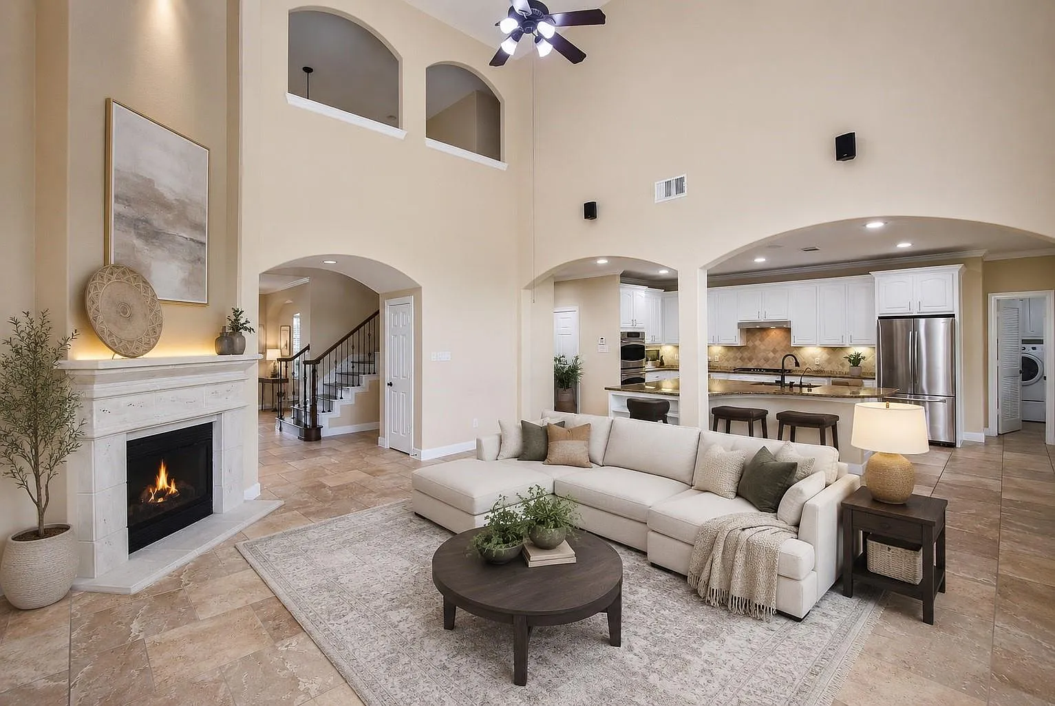4 bed, 3.5 bath, 4014 sqft, $4,200 — Photo 4