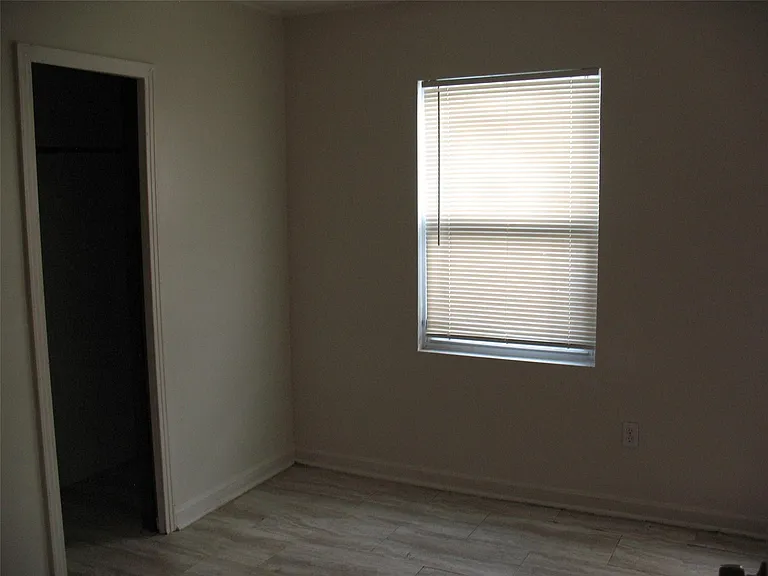 2610 Scott St — Photo 8