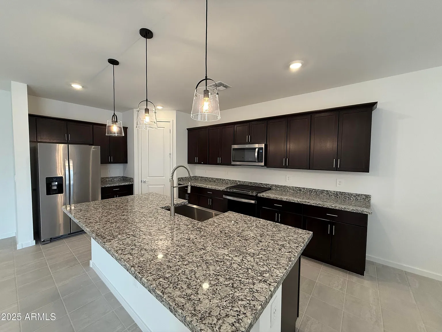 4 bed, 2140 sqft, $2,499 — Photo 3