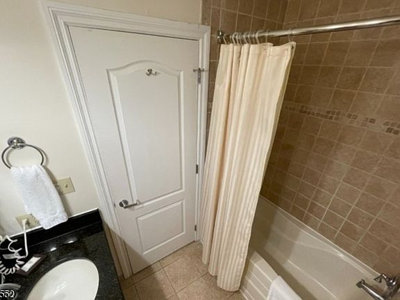 5th image of 2 Chamonix Dr #413