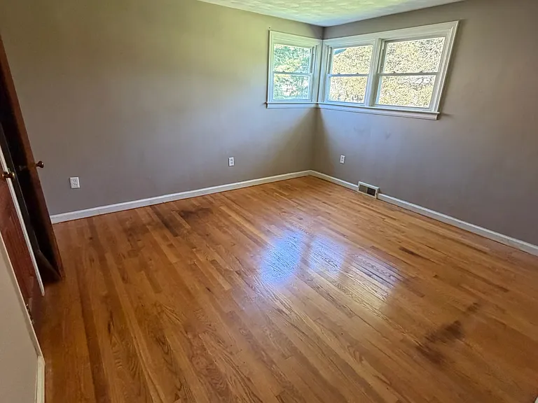 120 Orvilton Dr — Photo 3