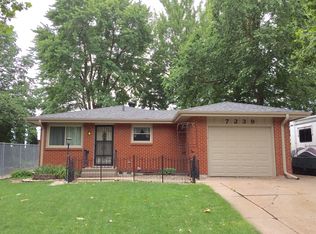 7239 Englewood Dr, Lincoln, NE 68510
