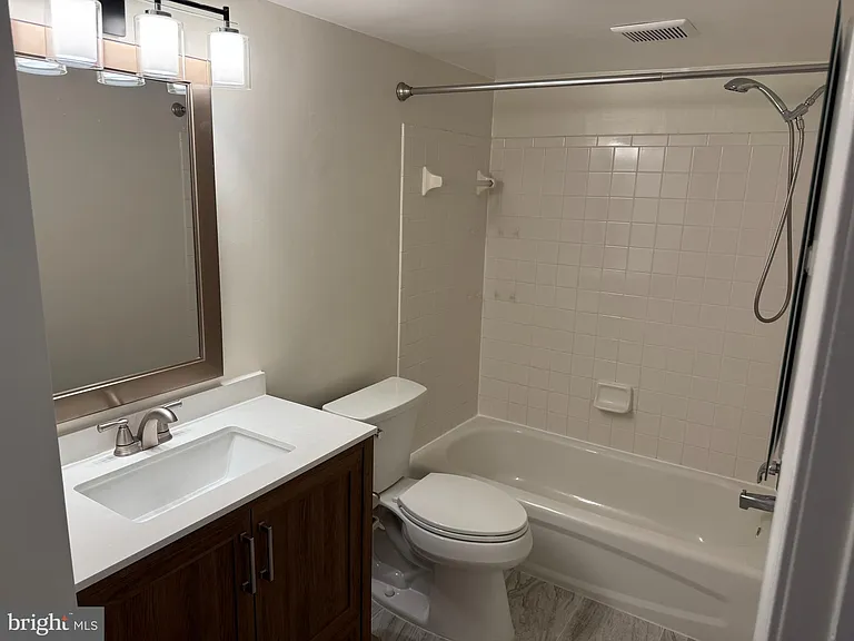 5900 Surrey Hill Pl #L-698 — Photo 3
