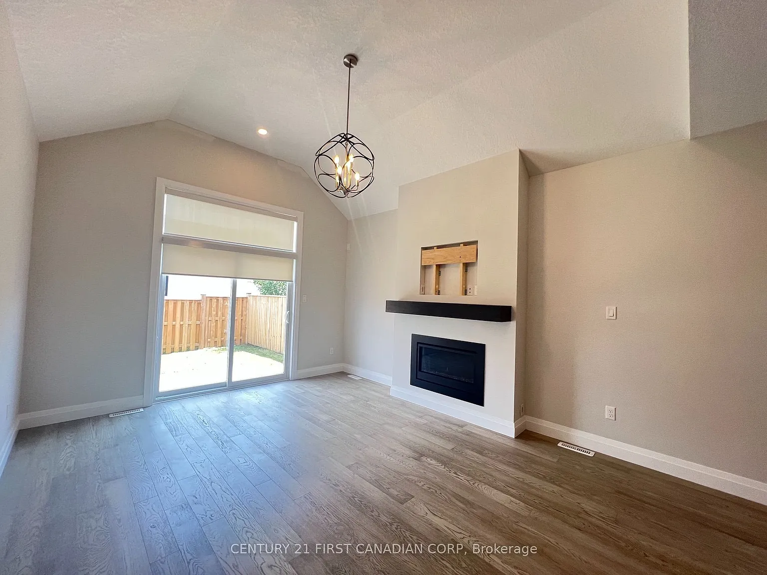 2 bed, $2,400 — Photo 4