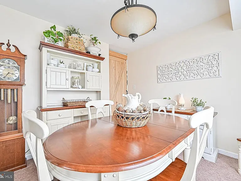 16 Country Hollow Cir — Photo 4