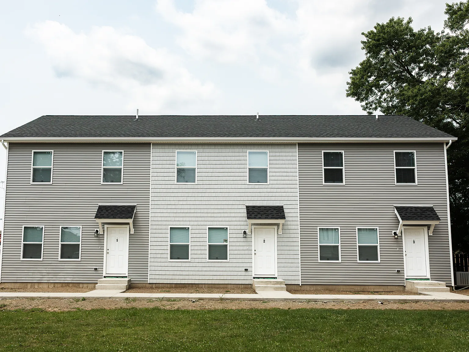 3 bed, 2.5 bath, 1350 sqft, $1,850 — Photo 1