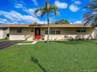 8221 NW 10th St, Pembroke Pines, FL 33024