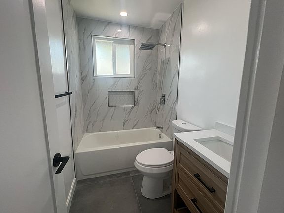 5th image of 625 E Buena Vista St