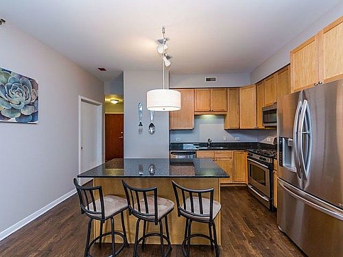 5th image of 4350 N Broadway Ave #704