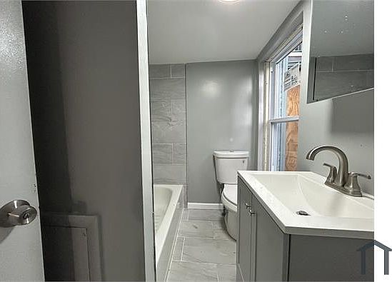4th image of 600 N West St APT B