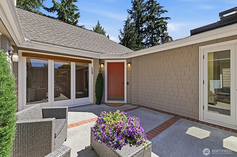 3rd image of 18540 63rd Avenue NE
