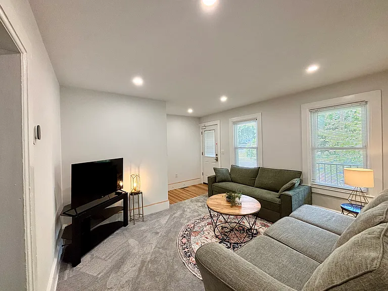 130 Woodlawn Ave #1 — Photo 6