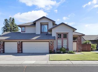 725 Chenin Blanc Dr, Manteca, CA 95337