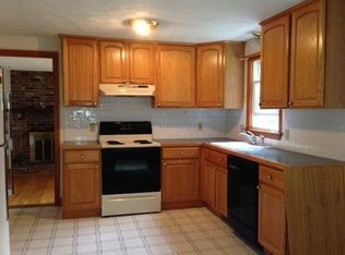 66 Chaucer Dr, North Kingstown, RI 02852