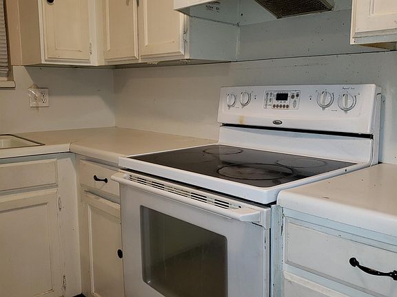 5th image of 3752 W Englewood Dr