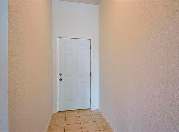 5th image of 2211 Spruce Cir